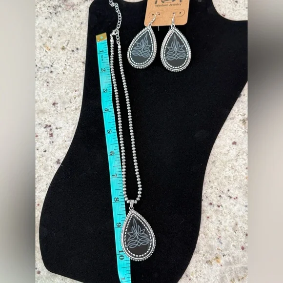 Black Teardrop Boot Stitch Earrings and Necklace Set - Picture 11 of 13